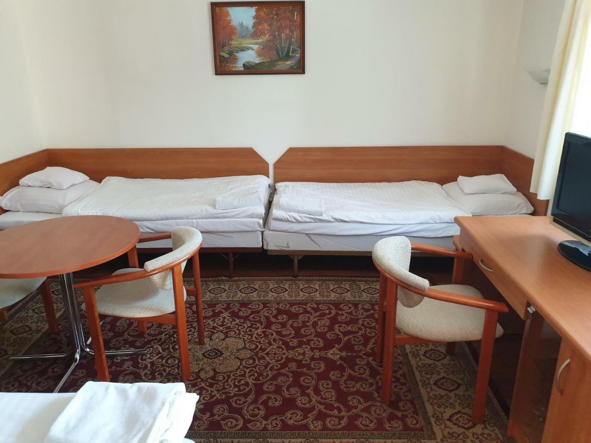 Motel Comet Przeźmierowo Exterior foto